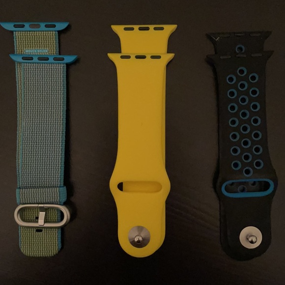 Apple Watch 38MM w/bands and charging accessories - Picture 10 of 10